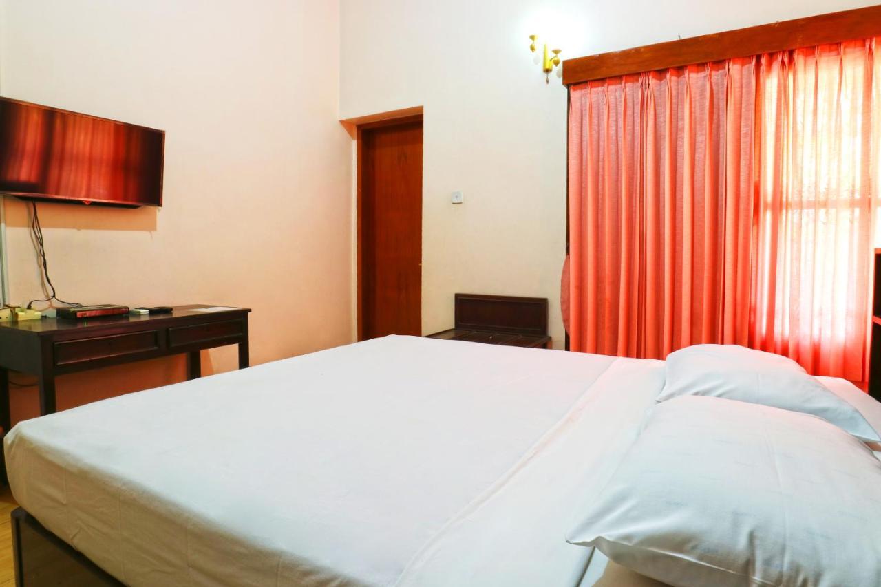RedDoorz Plus near Brawijaya Museum Malang Zewnętrze zdjęcie