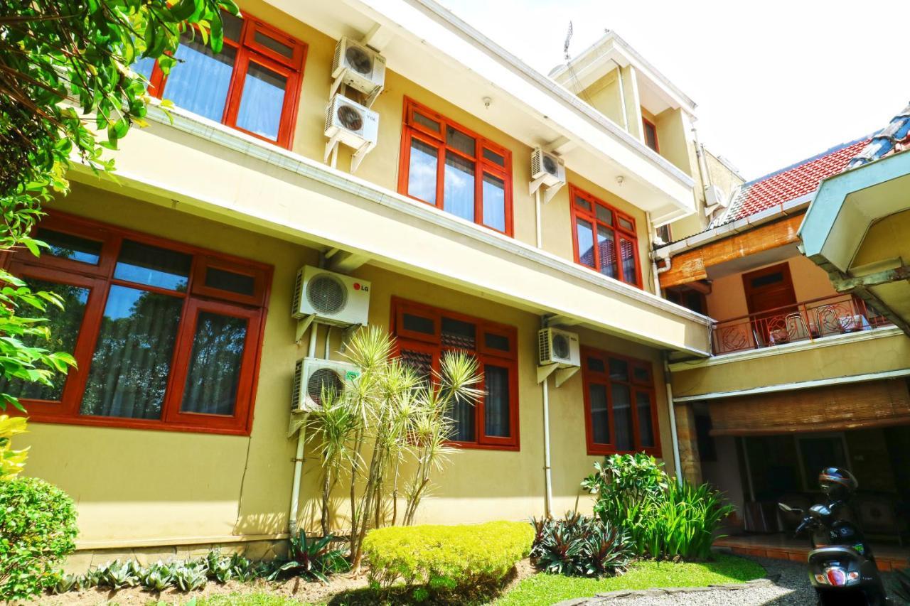 RedDoorz Plus near Brawijaya Museum Malang Zewnętrze zdjęcie
